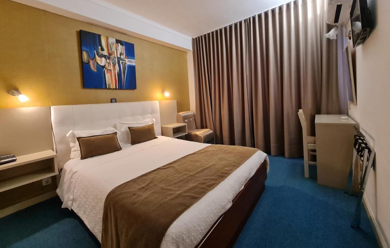 Hotel Eden ลูโซ ภายนอก รูปภาพ
