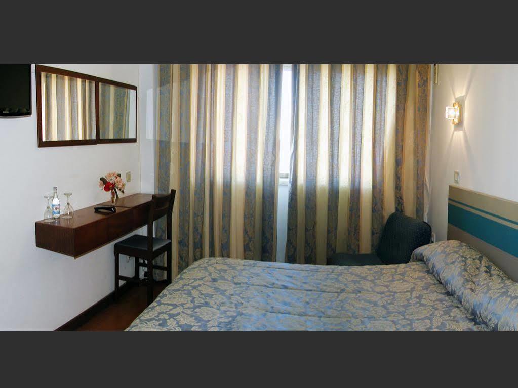 Hotel Eden ลูโซ ภายนอก รูปภาพ